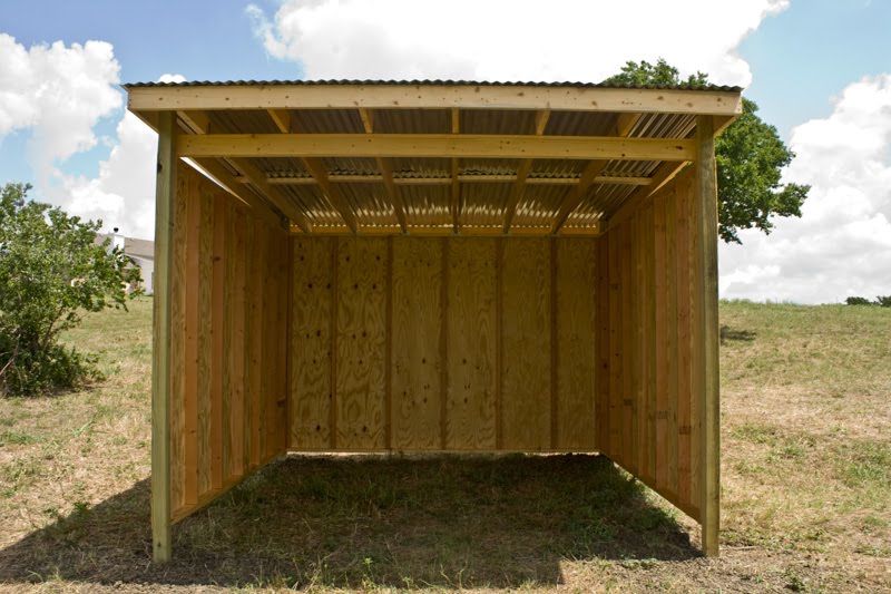 Free loafing shed plans