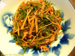 salad with carrot & seaweeds