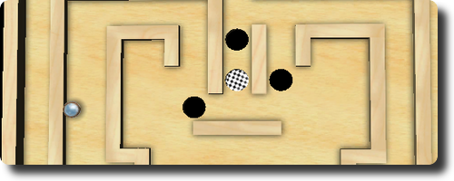 テーブルを傾けボールをゴールへ誘導しよう　Classic Labyrinth