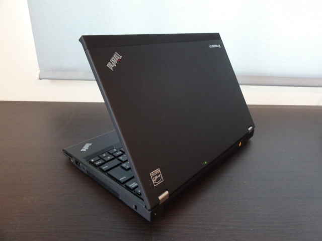 ThinkPad X230 背面視