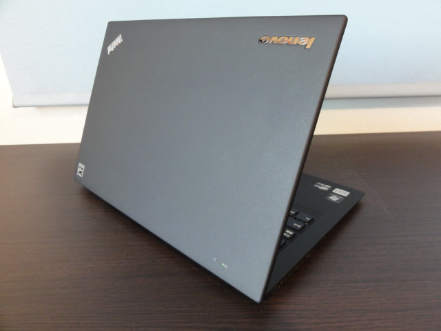 ThinkPad X230 天板 『lenovo』ロゴ
