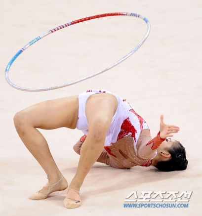 ワッタカッタ さんのblog 韓国新体操の妖精ソン ヨンジェ ロンドンオリンピックでの大活躍の陰に 何と仲間同士の内ゲバがあった