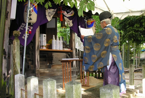 惣社神社では祭礼を田中神社の宮司さんにお願いします