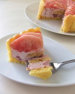 内子の桃で「桃のシャルロットケーキ」
